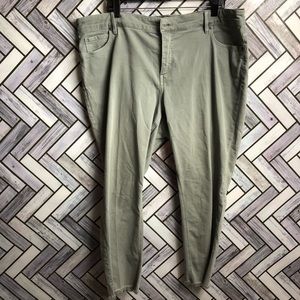 LOFT Plus Modern Skinny Crop Raw Hem Jeans